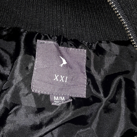 Short Hoodie Jacket - Picture 3 of 6